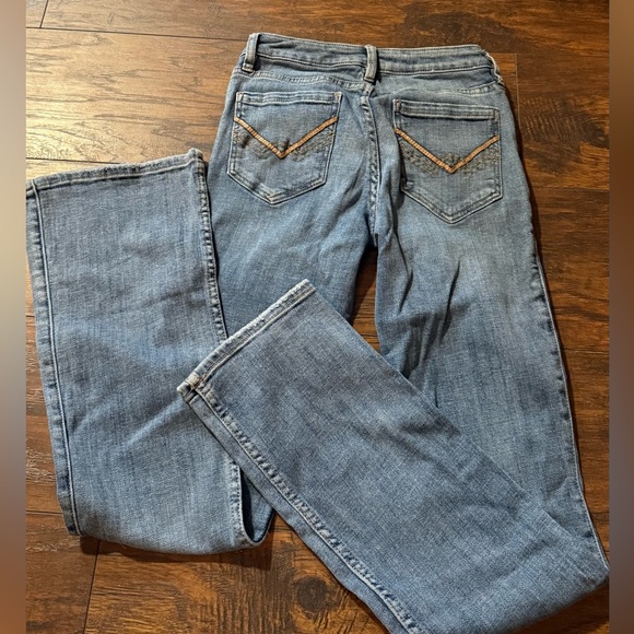 Idyllwind Women's Classic Blue Straight Leg Jeans - Picture 4 of 5